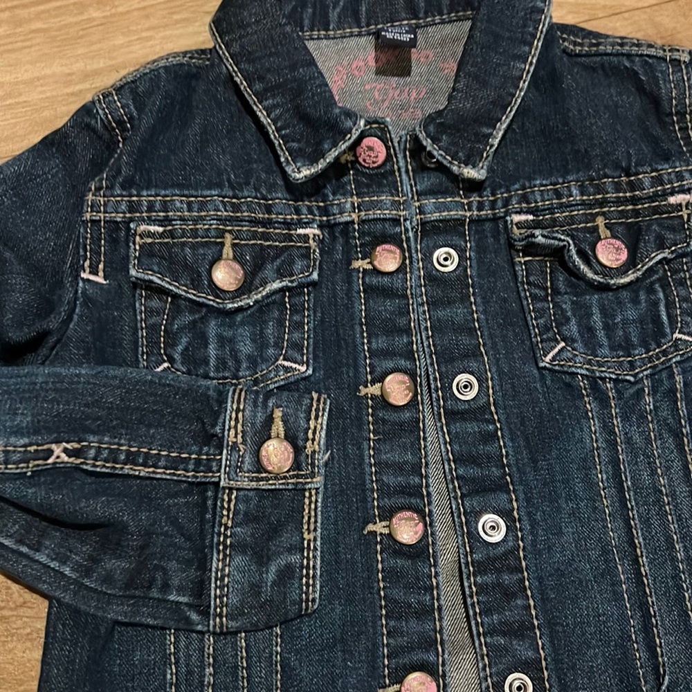 Girls size 5 GAP jean jacket with pink snap buttons - Picture 2 of 6